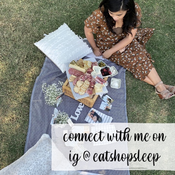 a b o u t  t h e  s e l l e r - Picture 3 of 9